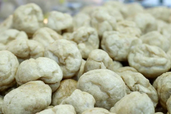 Fried meatballs at street food — Stock Photo, Image