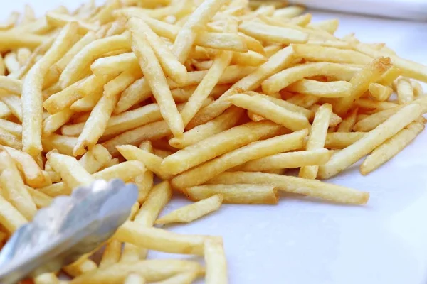 Papas fritas en la calle comida —  Fotos de Stock
