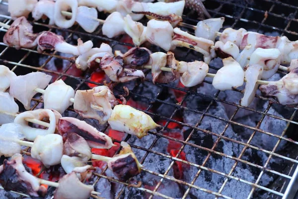 Lulas grelhadas em comida de rua — Fotografia de Stock