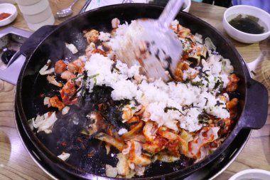 Dak galbi sos Kore yemeği kızarmış