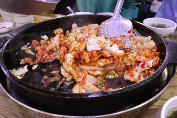 Dak galbi frito molho comida coreana — Fotografia de Stock