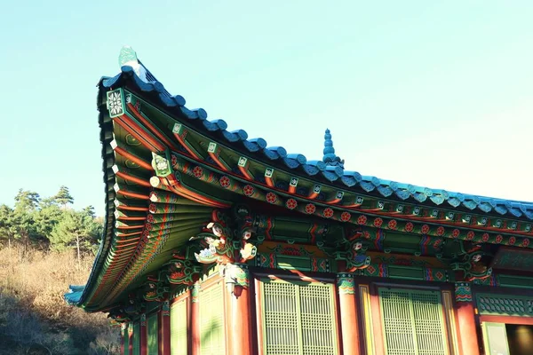 Techo de arquitectura tradicional coreana — Foto de Stock