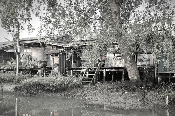 Thailand traditionell riverside house — Stockfoto