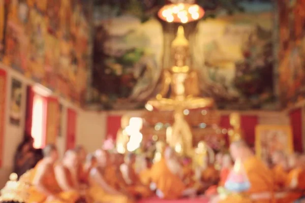 Monaco buddista offuscato nel tempio — Foto Stock