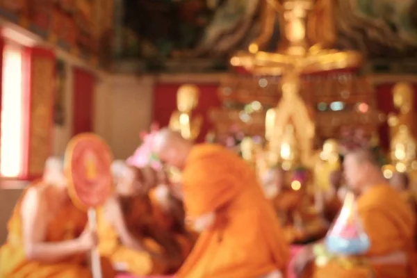 Suddig buddhistmunk i templet — Stockfoto