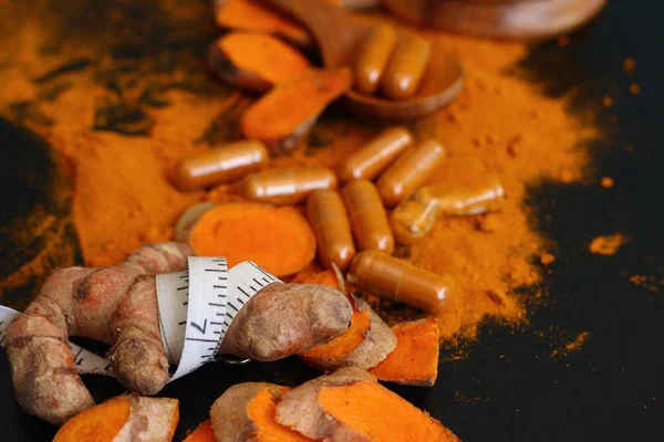 Turmeric capsule with powder