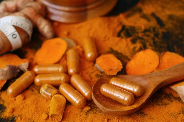 Turmeric capsule with powder