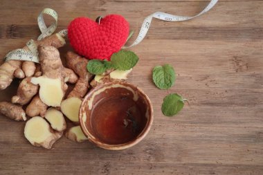 taze zencefil ve çay  