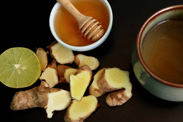 벌 꿀 레몬 꿀 차 — 스톡 사진