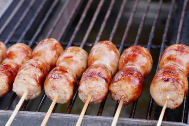 Barbekü sosis sokak gıda