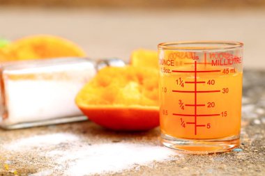 Portakal suyu ve tuz