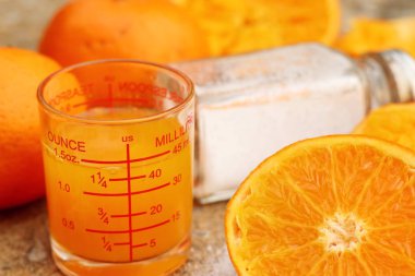 Portakal suyu ve tuz