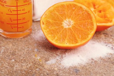 Portakal suyu ve tuz