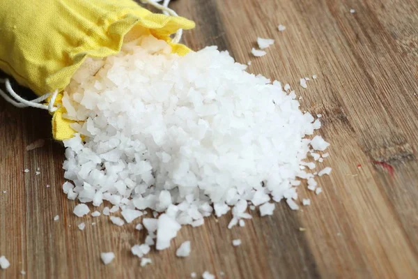 Pile of white salt — Stock Photo, Image