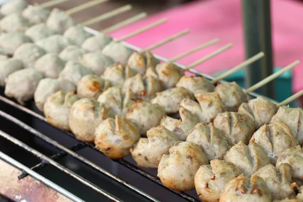 Almôndega em comida de rua — Fotografia de Stock