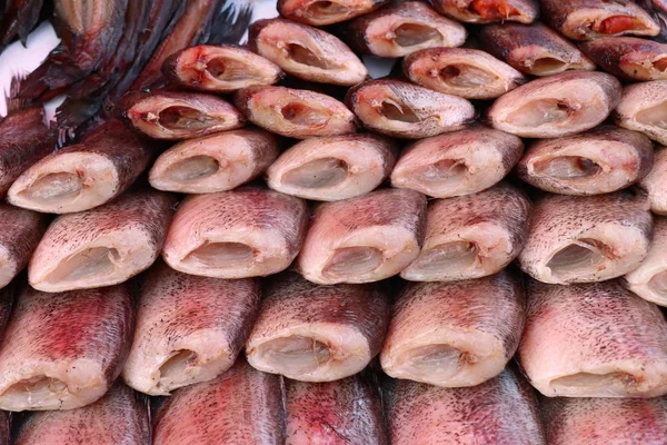 Gedroogde vis op de markt — Stockfoto