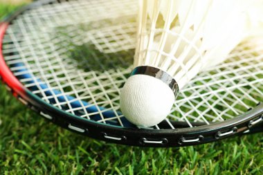 Shuttlecocks badminton raket ile