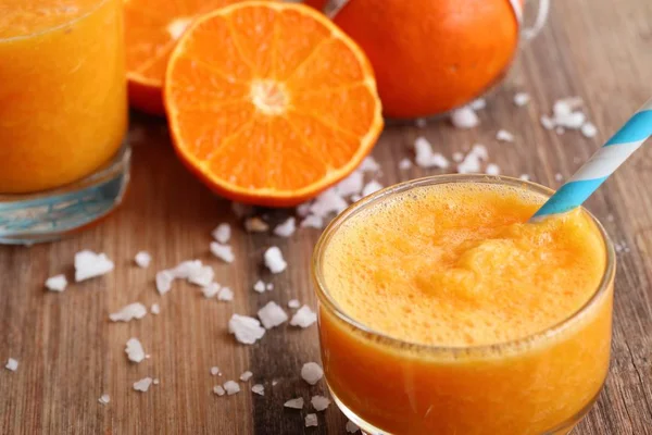 สุขภาพดีกับสมูทตี้ส้ม — ภาพถ่ายสต็อก