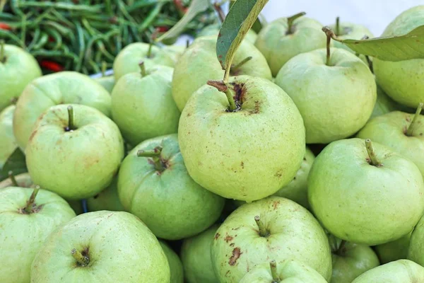 Fruta de la guayaba en la calle — Foto de Stock