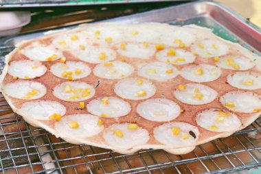 Hindistan cevizi sütü karıştırın şeker ve un