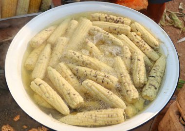 Sokak gıda, haşlanmış mısır