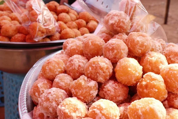 Smażone słodki ziemniak o Sprzedawcy uliczni — Zdjęcie stockowe