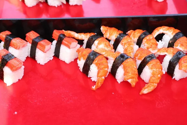 Sushi na ulicy żywności — Zdjęcie stockowe