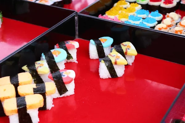 Sushi na ulicy żywności — Zdjęcie stockowe