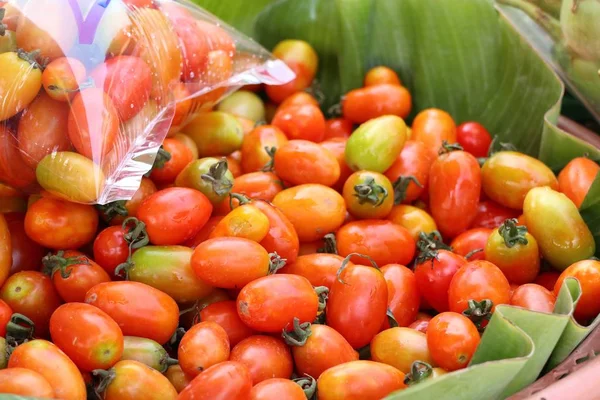 Pomidory na rynku — Zdjęcie stockowe