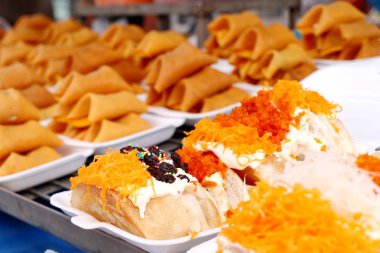 Taylandlı çıtır gözleme - kremalı krep