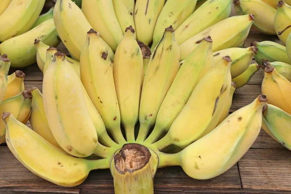 屋台の食べ物でバナナ — ストック写真