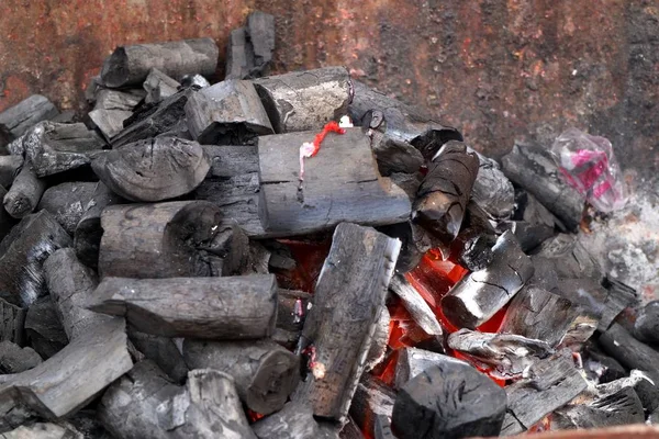 Charcoal burner at the market — Stock Photo, Image