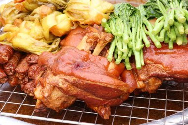 Sokak gıda, Komposto domuz eti