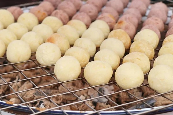 Pieczone słodkie ziemniaki na ulicy żywności — Zdjęcie stockowe