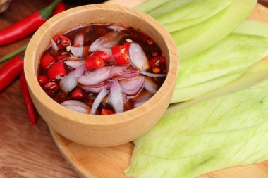 Mango ve tatlı balık sosu