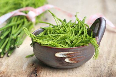 Akasya pennata yeşil sebze