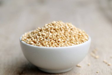 yığın organik quinua tohumları