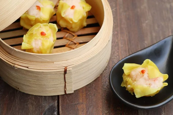 Čínské krevety vařené v páře knedlíky — Stock fotografie