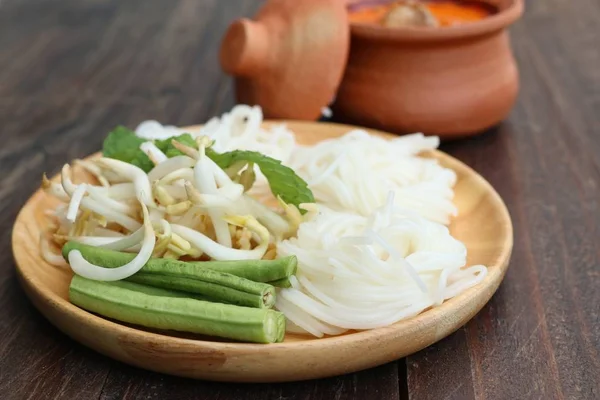 Fideos de arroz al curry con pollo — Foto de Stock