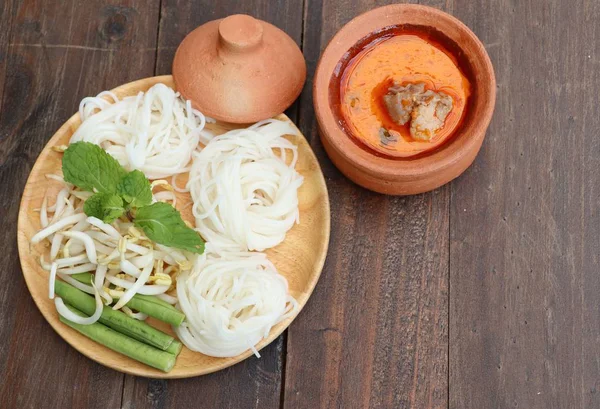 Fideos de arroz al curry con pollo — Foto de Stock