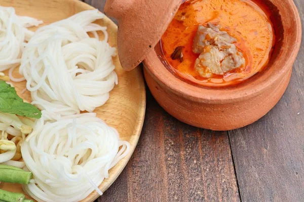 Fideos de arroz al curry con pollo — Foto de Stock