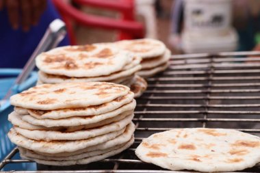 yumurta ile ızgara yapışkan pirinç