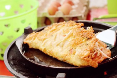 Yumurta ile çıtır çıtır kızarmış midye