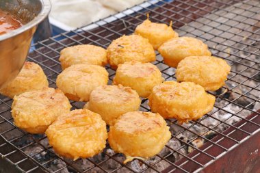 yumurta ile ızgara yapışkan pirinç