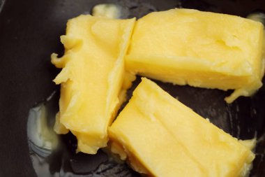 Küpleri sarı tereyağı