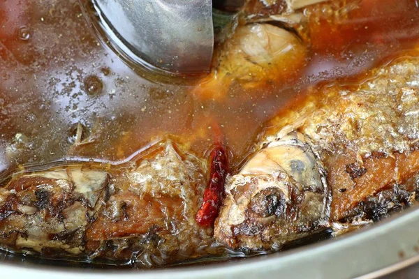 Salsa de pescado hervido en el mercado — Foto de Stock