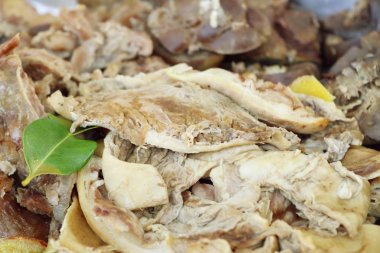 Sıcak ve baharatlı çorba, sığır eti 