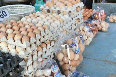 kahverengi yumurta içinde belgili tanımlık çarşı