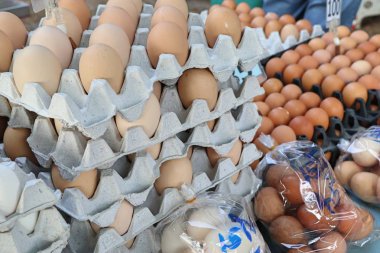 kahverengi yumurta içinde belgili tanımlık çarşı