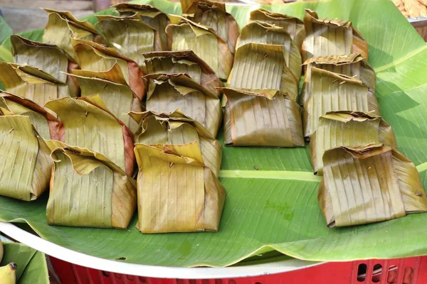 Gedünsteter Fisch mit Currypaste — Stockfoto